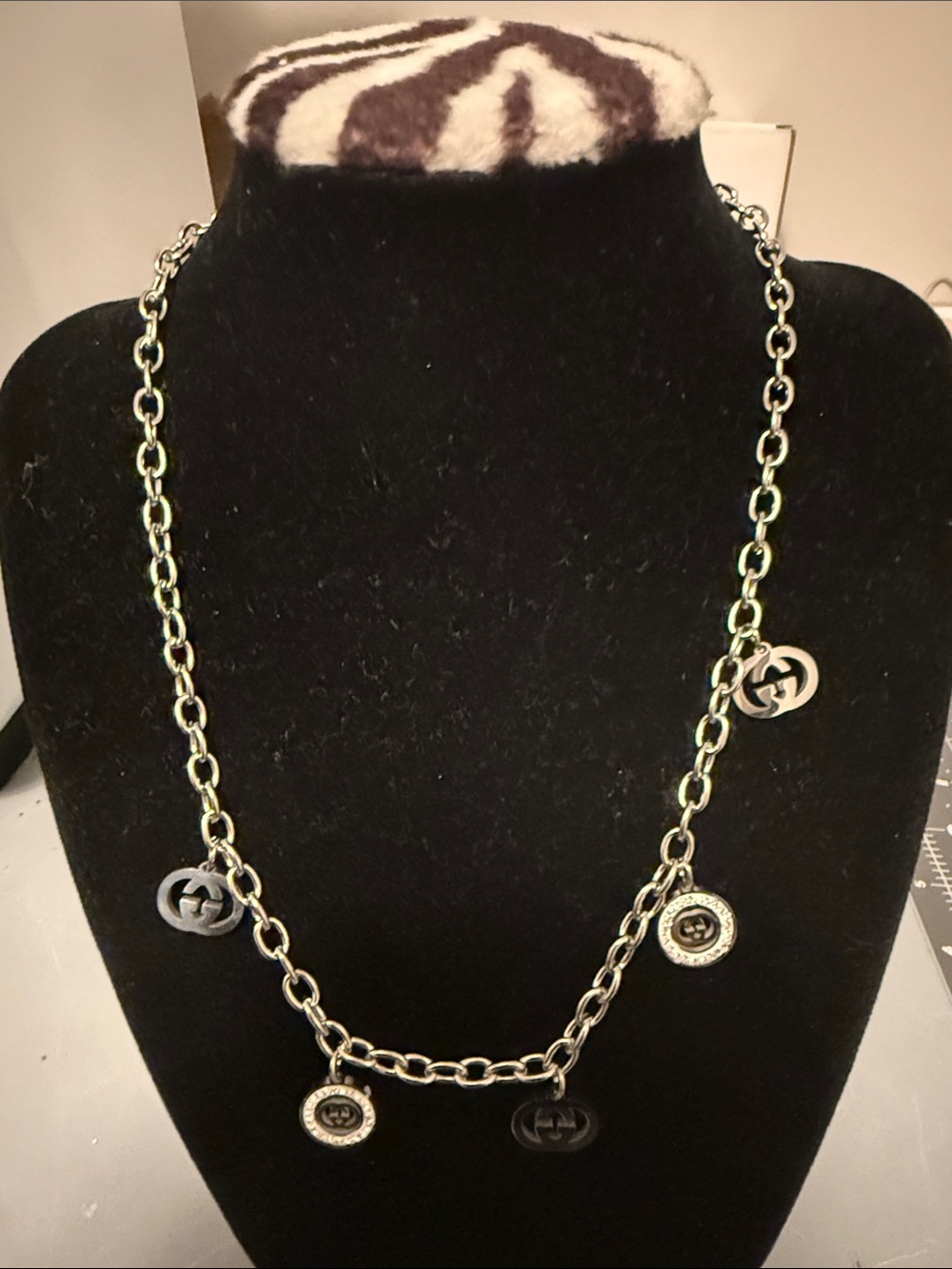 Gucci Silver Interlocking G Charm Chain Necklace